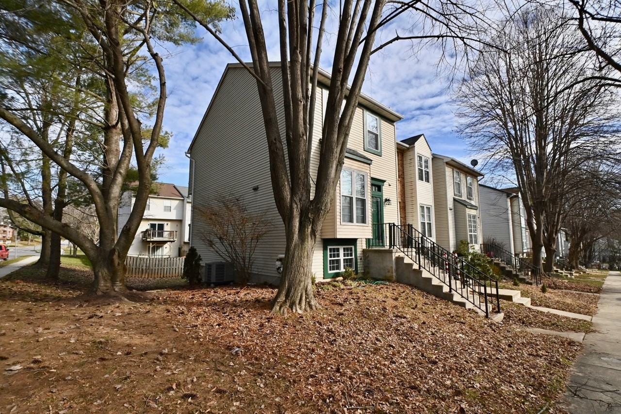 2 Wild Cherry Ct - Photo 2 of 34