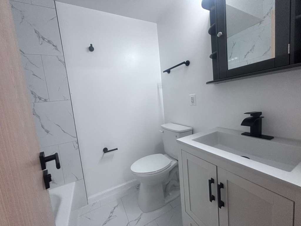 146 36th St Ne #1 - Photo 3 of 16