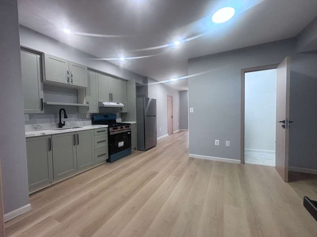146 36th St Ne #1 - Photo 7 of 16