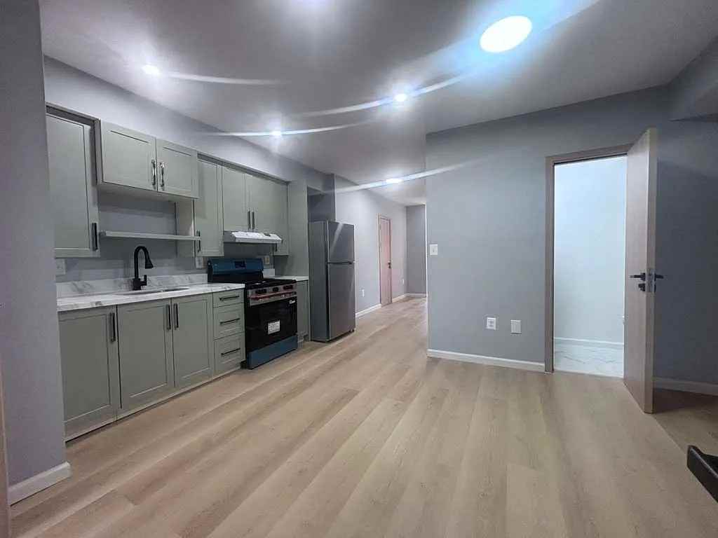 150 36th St Ne #3 - Photo 5 of 28