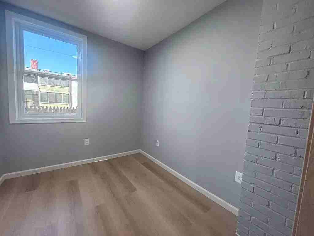 146 36th St Ne #2 - Photo 6 of 27