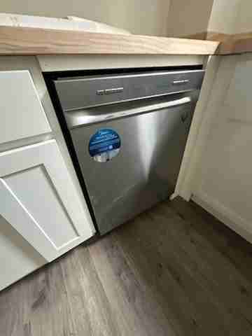 905 4th Ave #A - Photo 5 of 15