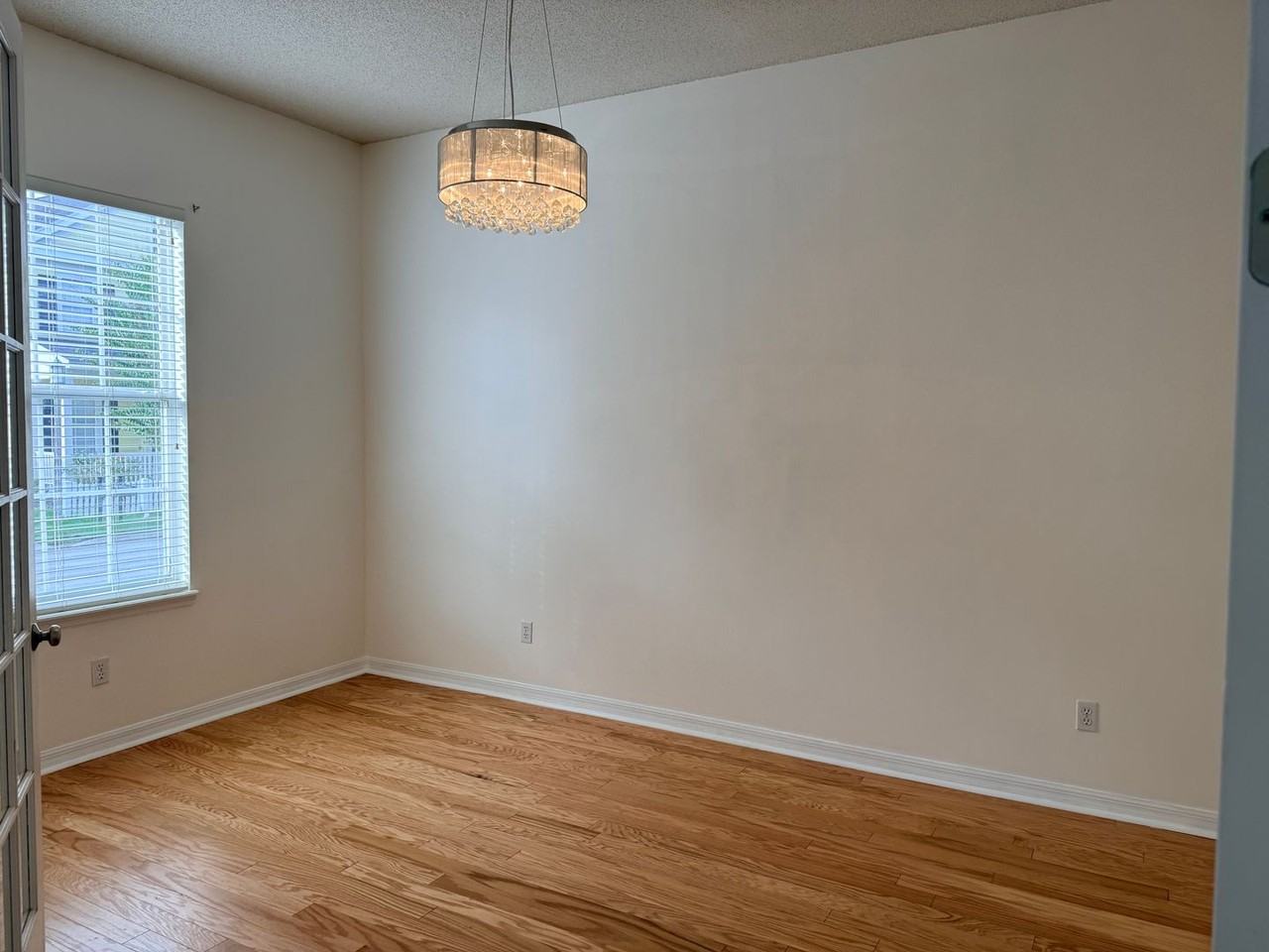 607 Wisteria Ct - Photo 7 of 30