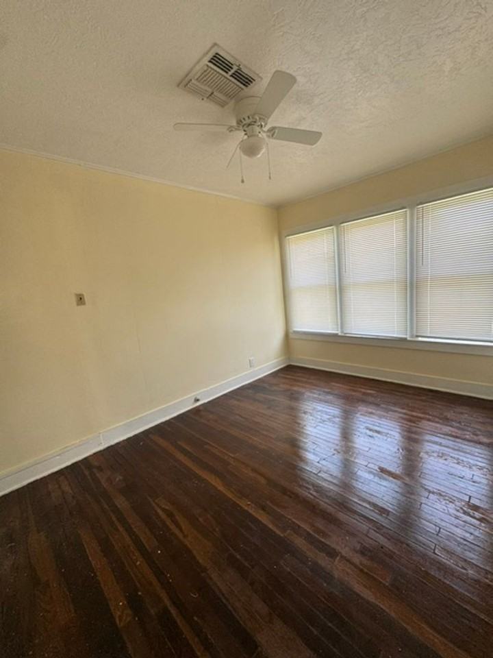 554 S Rife St - Photo 2 of 6
