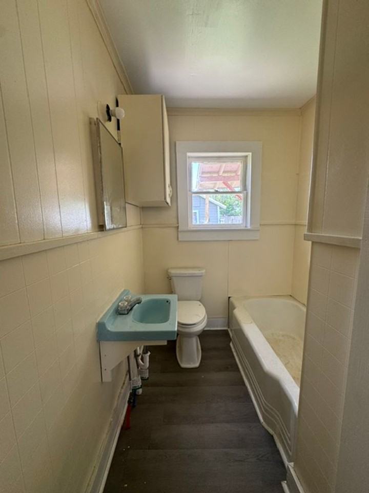 554 S Rife St - Photo 3 of 6