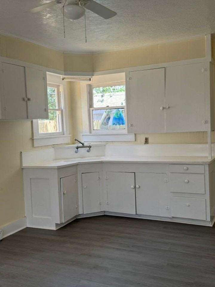 554 S Rife St - Photo 4 of 6
