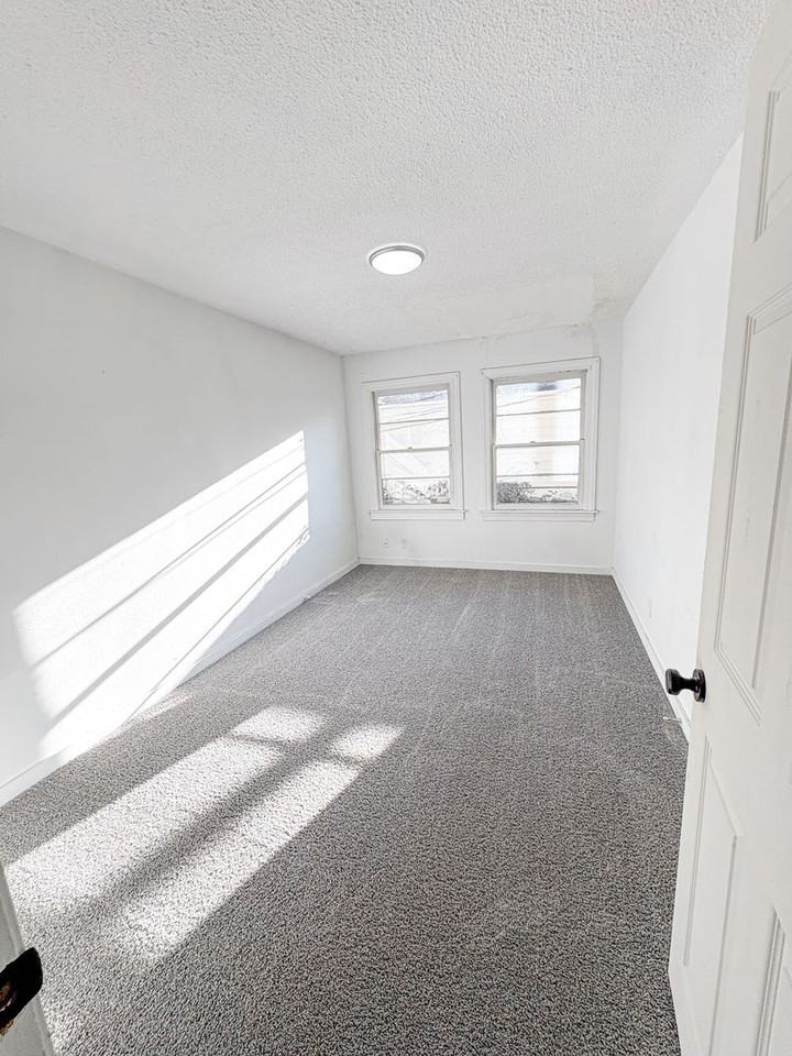 404 Richardson Dr - Photo 6 of 11