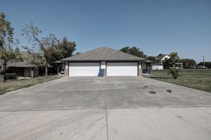 featured image of 1323 E Ash St