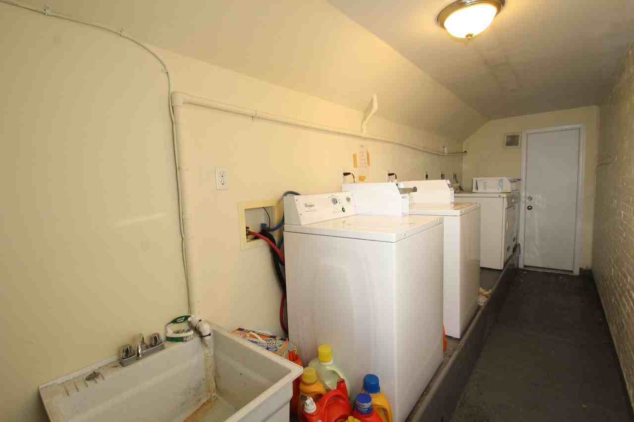 811 Park Avenue - Photo 2 of 5