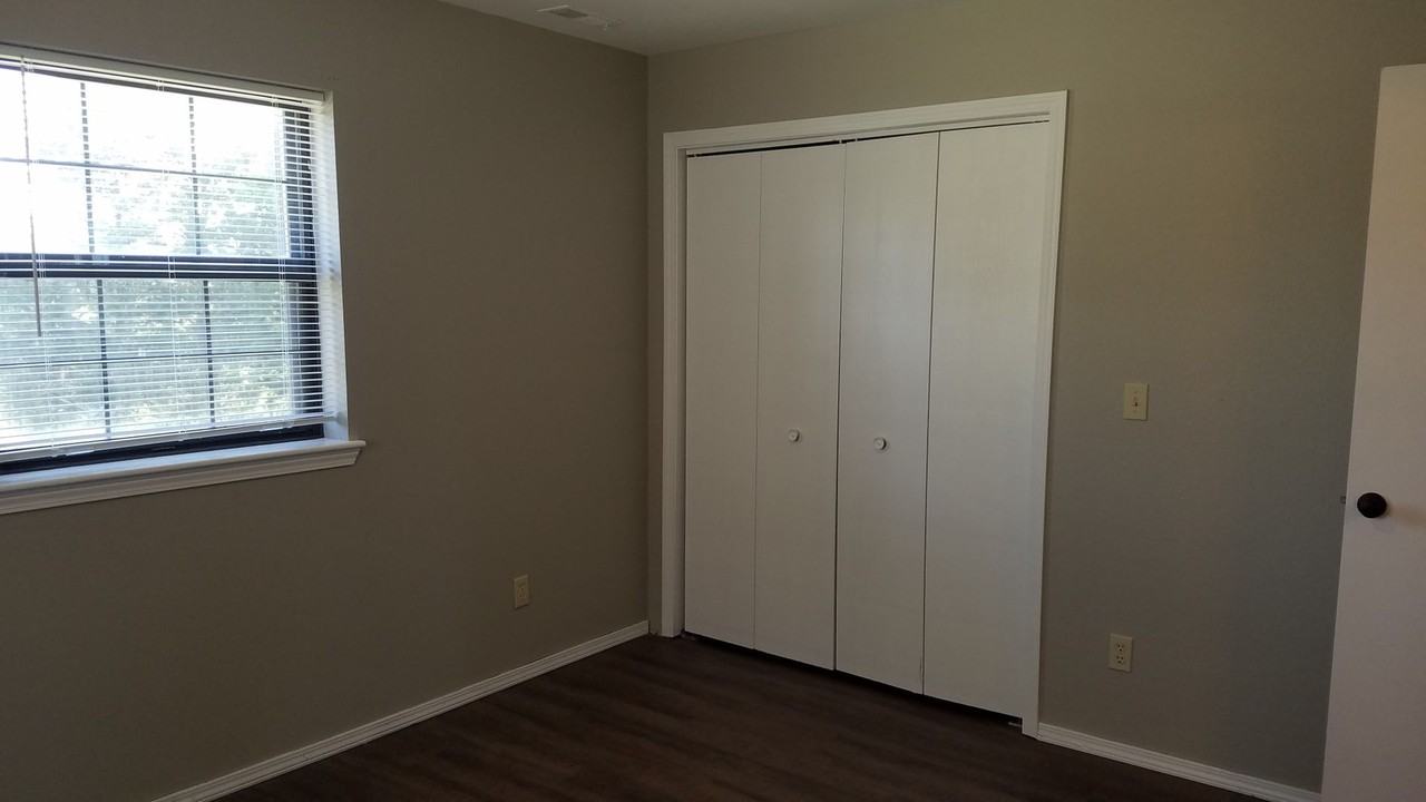 1107 Bird Rd #15 - Photo 5 of 5