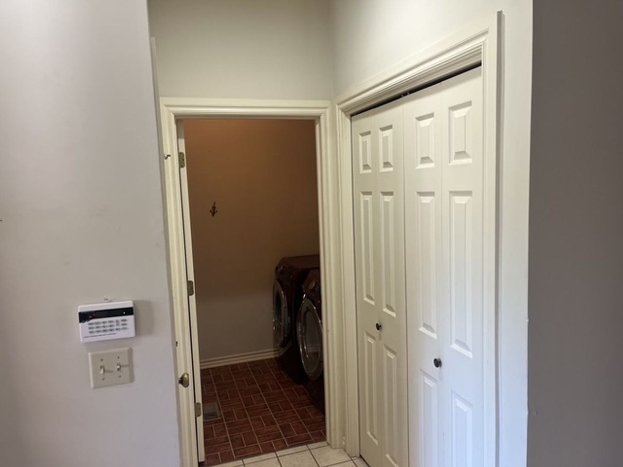 9146 S Florence Pl - Photo 3 of 24