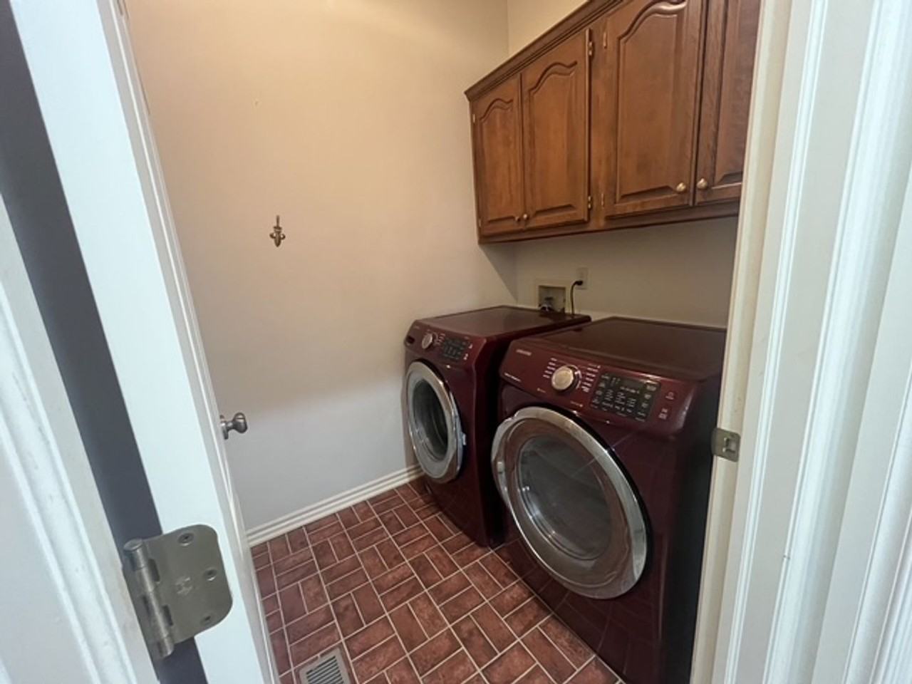 9146 S Florence Pl - Photo 7 of 24