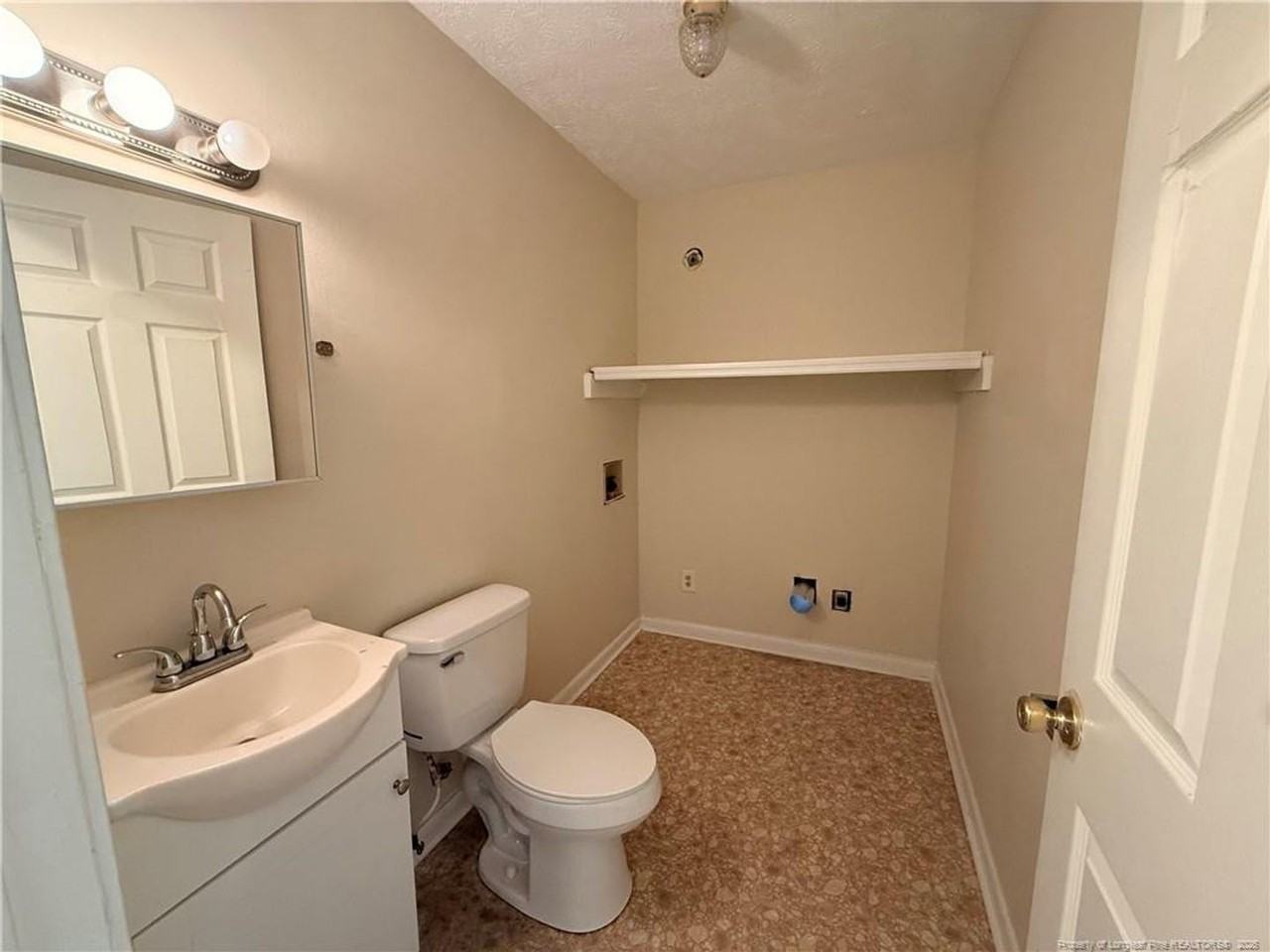 5835 Aftonshire Dr - Photo 4 of 11