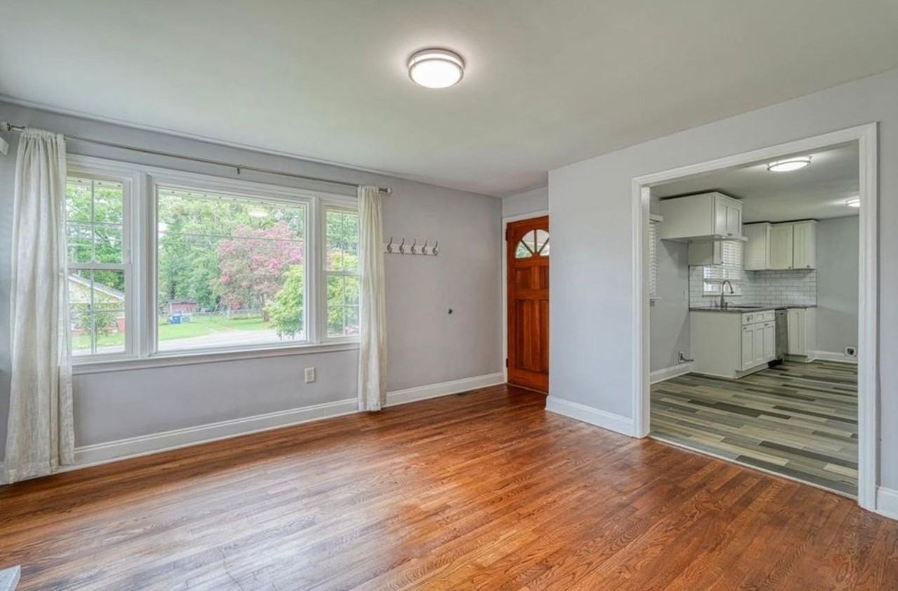215 Collins Ave - Photo 3 of 21