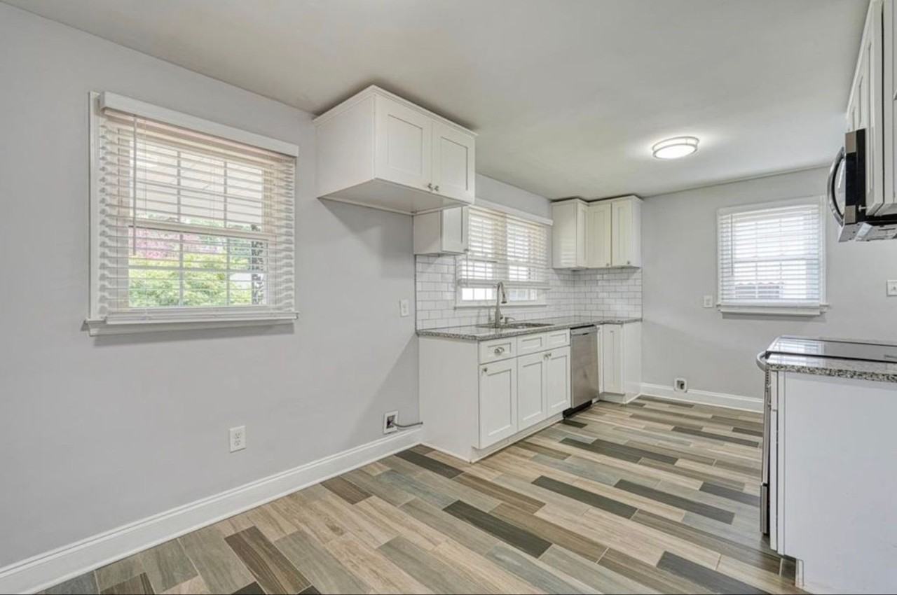 215 Collins Ave - Photo 5 of 21