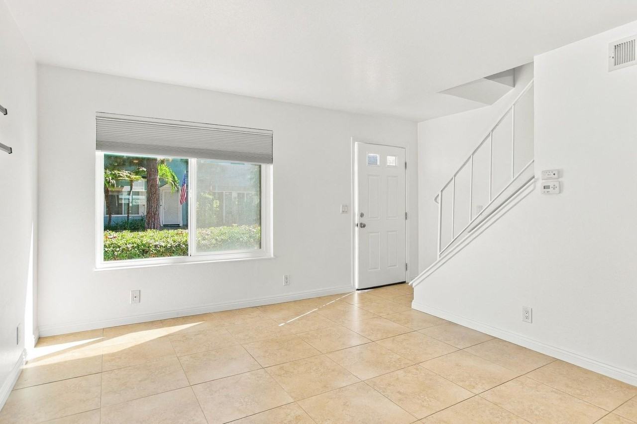 19788 Coventry Ln - Photo 4 of 32