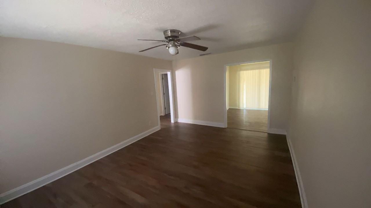 1501 N 10th St - Photo 5 of 9