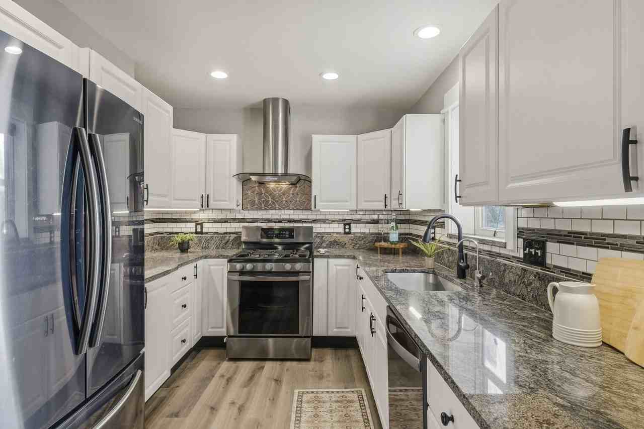 3646 Mintwood St - Photo 2 of 50