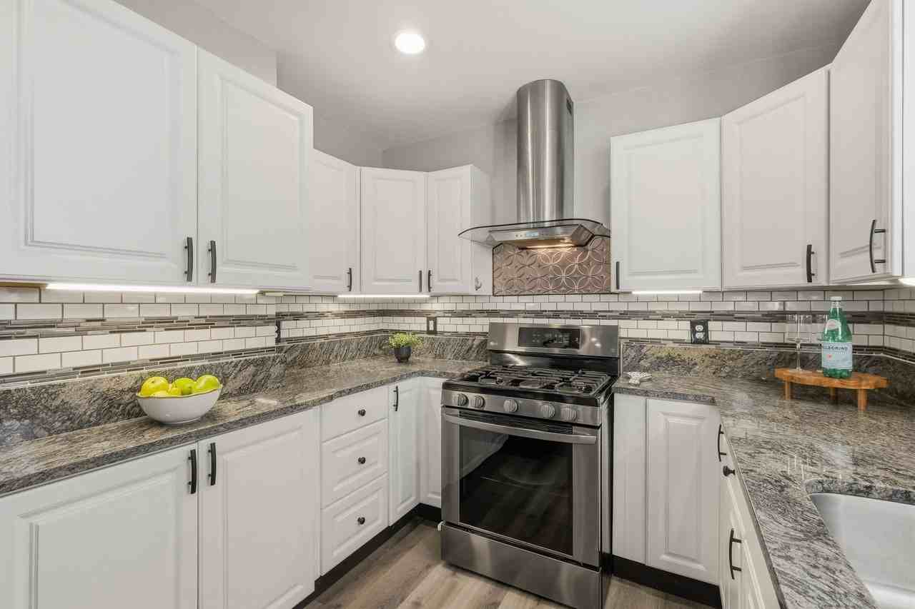 3646 Mintwood St - Photo 3 of 50
