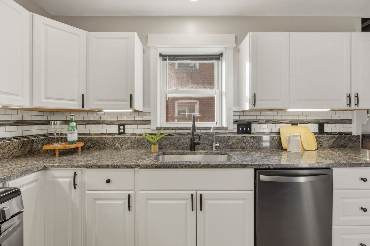 3646 Mintwood St - Photo 4 of 50
