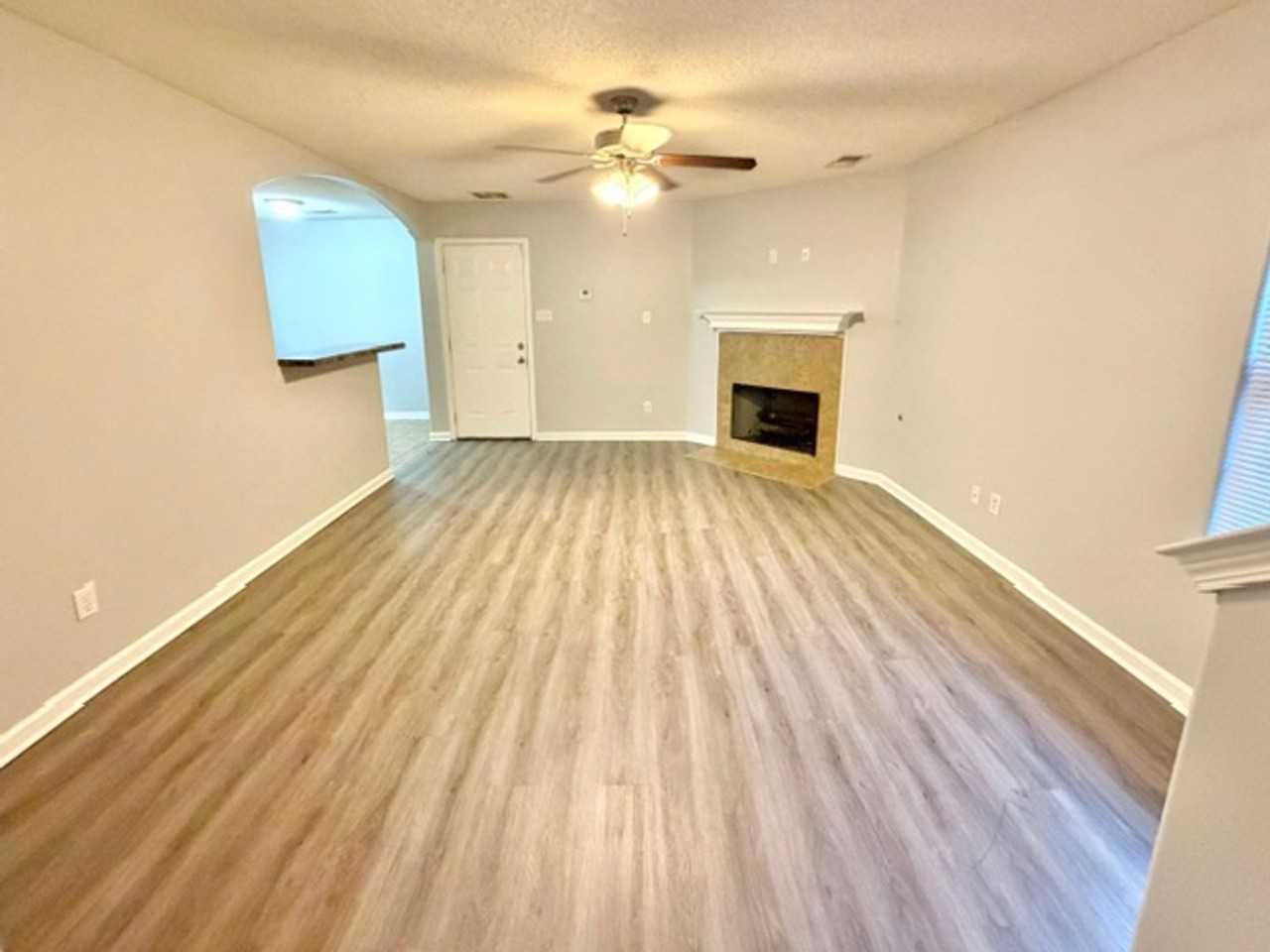 7936 Bay Meadow Cir S - Photo 2 of 8