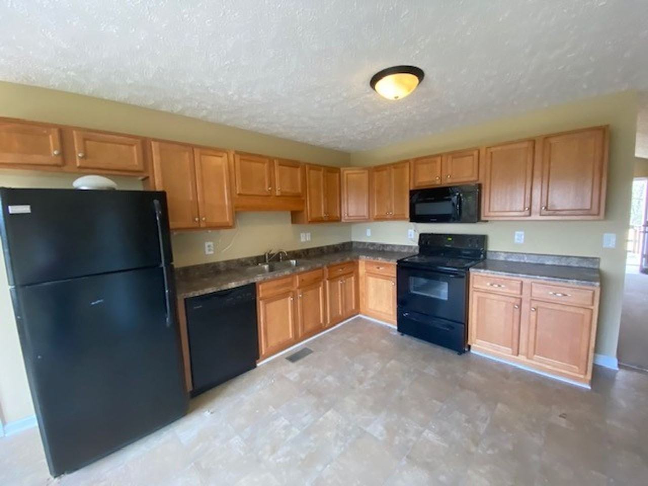 1579 Ringwald Rd - Photo 4 of 11