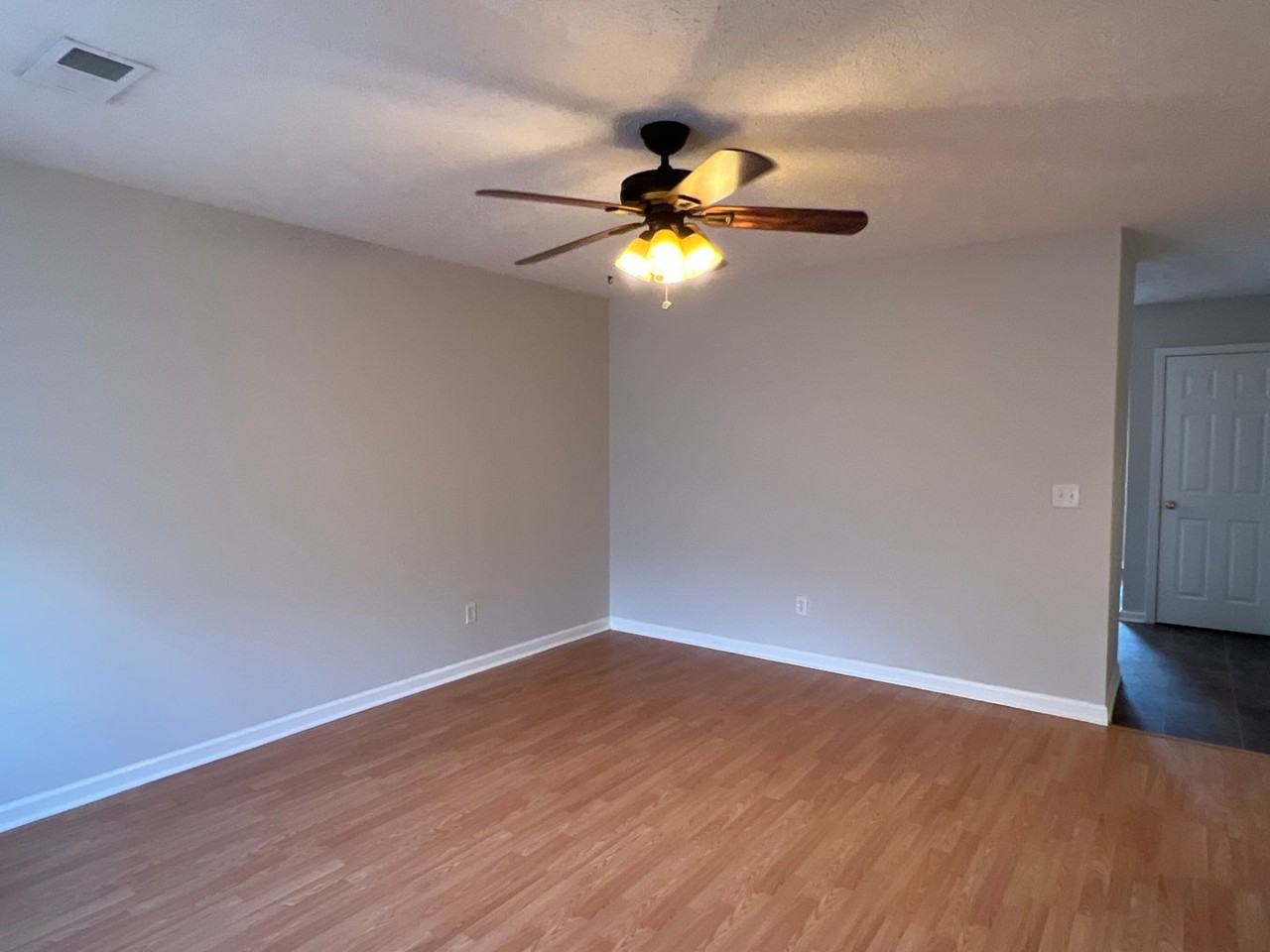 465 Warrior Dr #4 - Photo 5 of 11