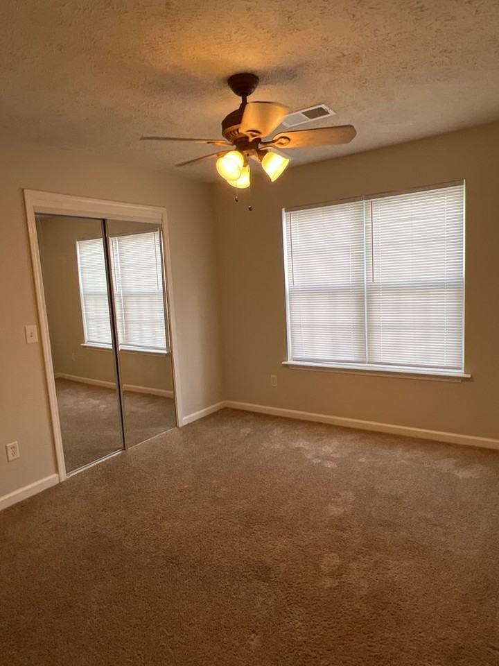 465 Warrior Dr #4 - Photo 6 of 11