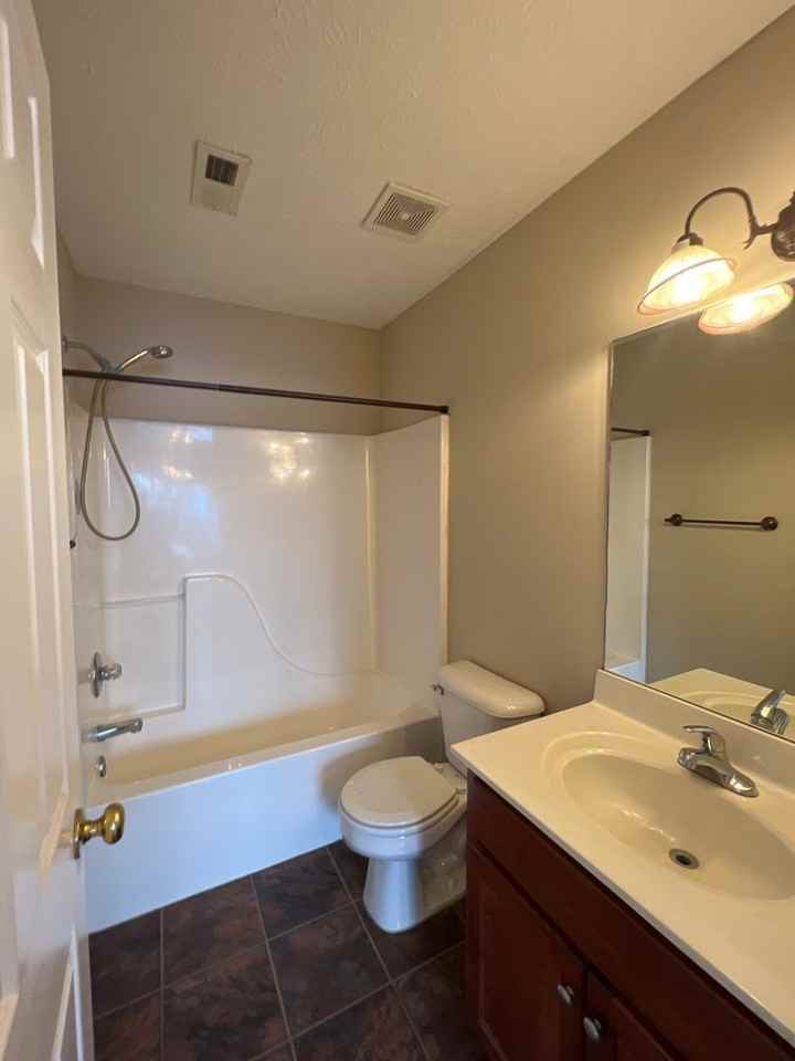 465 Warrior Dr #4 - Photo 7 of 11