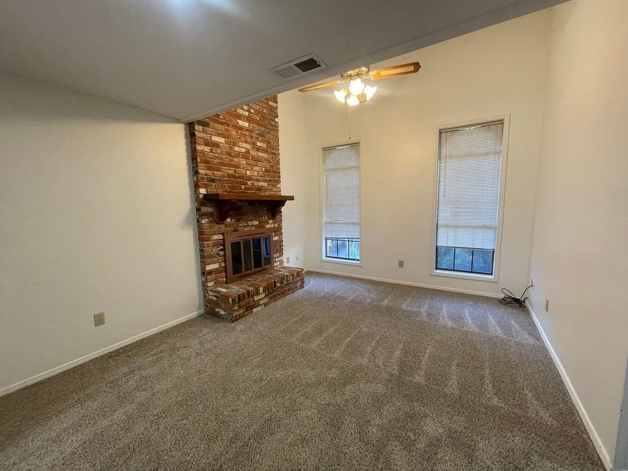 8923 Glenmora Dr - Photo 4 of 20
