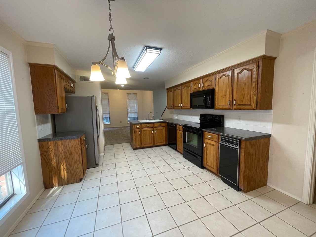 8923 Glenmora Dr - Photo 7 of 20