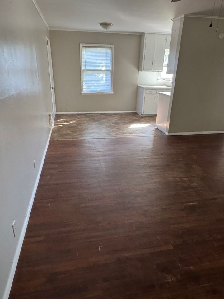 1620 Sw Oklahoma Ave - Photo 2 of 12