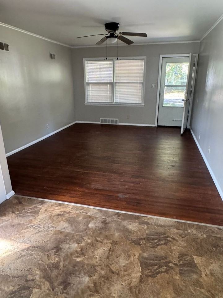 1620 Sw Oklahoma Ave - Photo 3 of 12