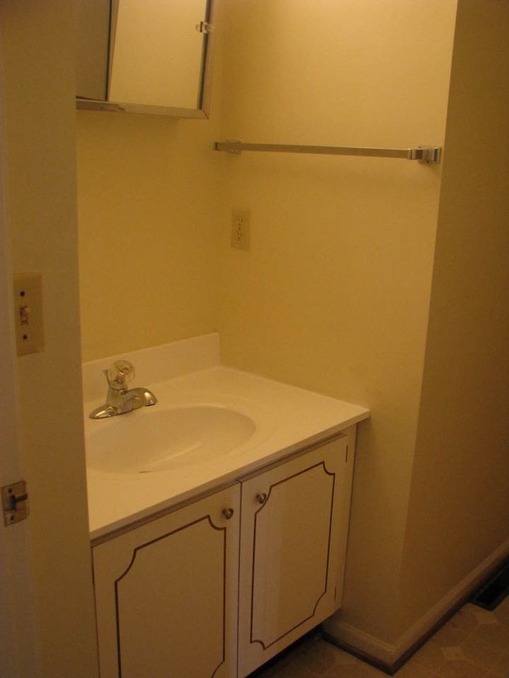 1610 Townwood Ct - Photo 4 of 4