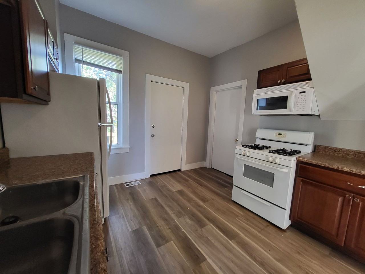 209 Olinda Ave - Photo 6 of 24