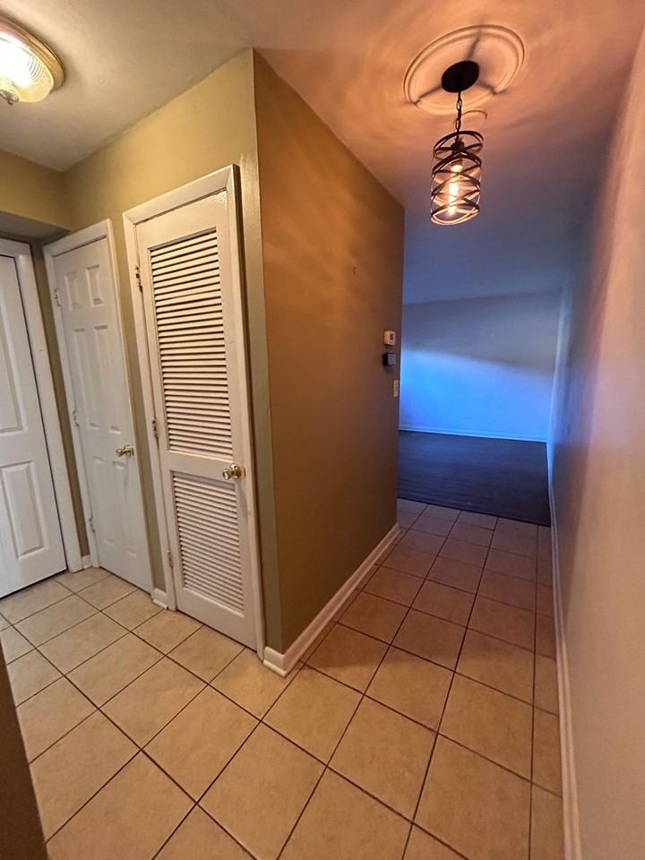 2840 Colonial Ave Sw #D1 - Photo 4 of 23