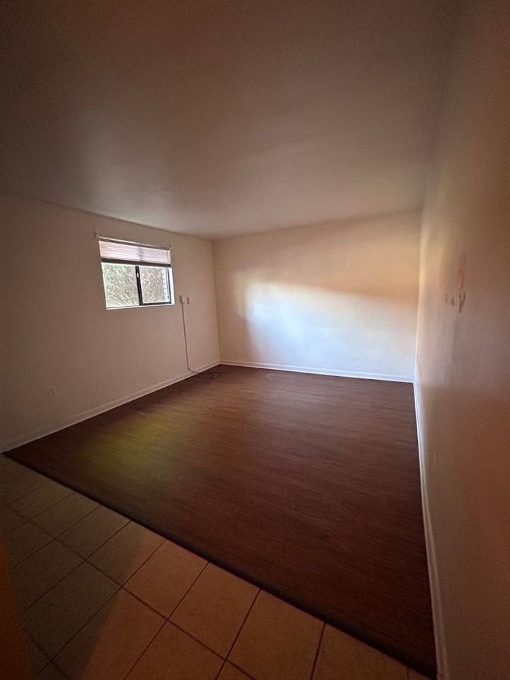 2840 Colonial Ave Sw #D1 - Photo 6 of 23