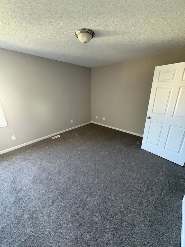 106 Bruce St - Photo 7 of 10