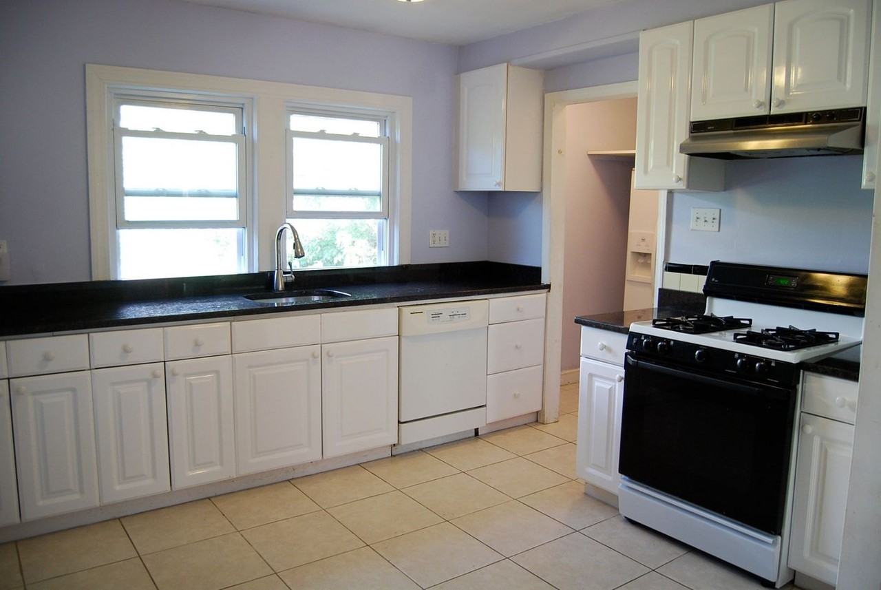 90 Undine Rd - Photo 3 of 9