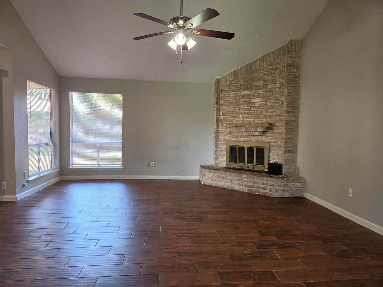 5723 Flax Bourton St - Photo 2 of 20