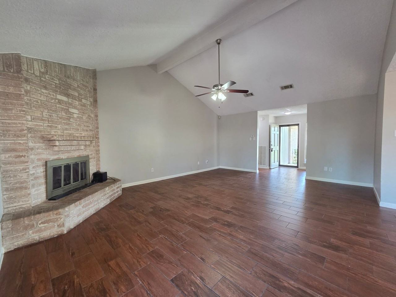 5723 Flax Bourton St - Photo 4 of 20