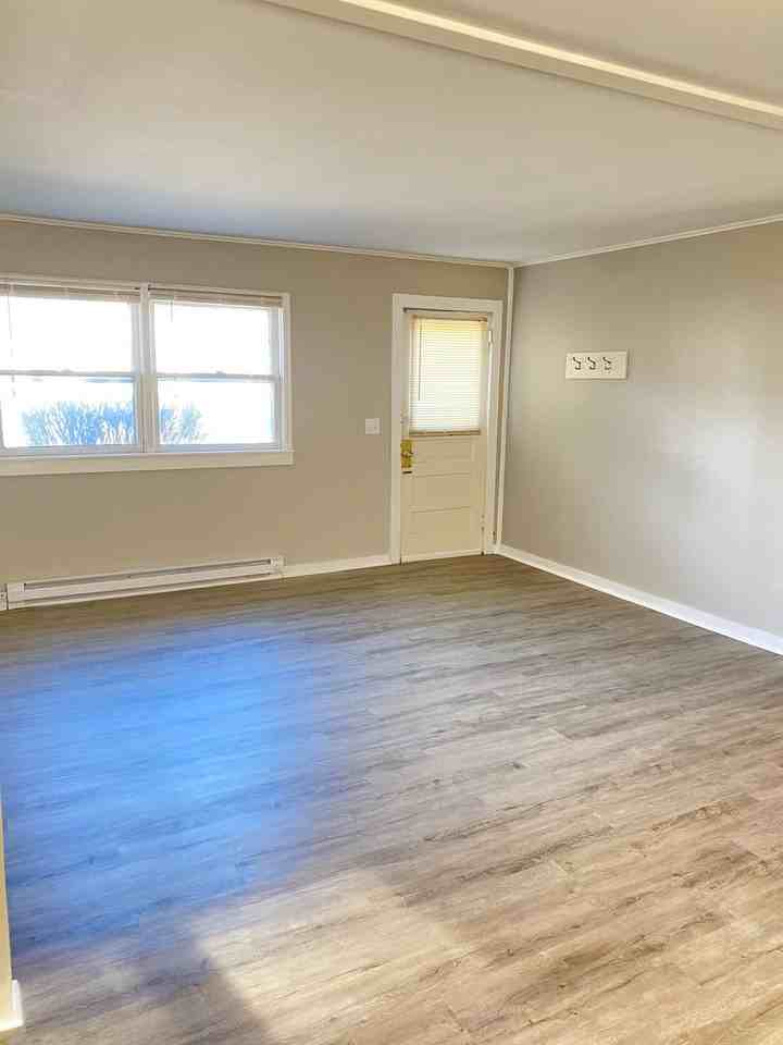 415 N Sheldon St - Photo 2 of 7