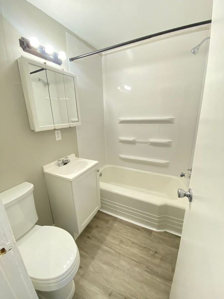 415 N Sheldon St - Photo 7 of 7