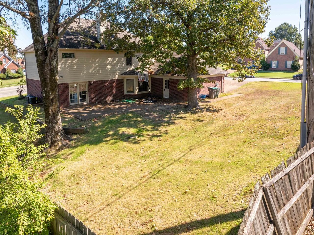 8859 Chimneyrock Blvd - Photo 5 of 31