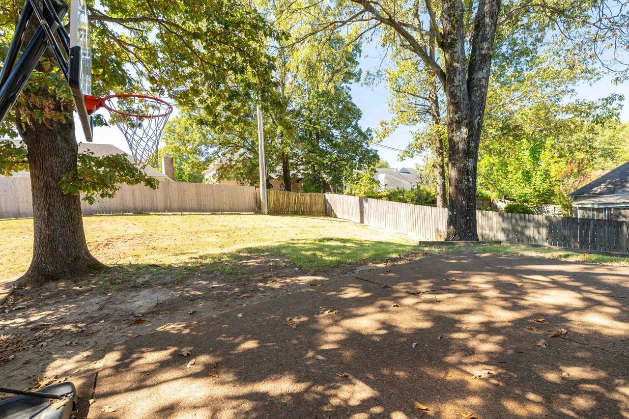 8859 Chimneyrock Blvd - Photo 6 of 31