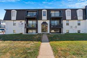 featured image of 1010 E Elm St