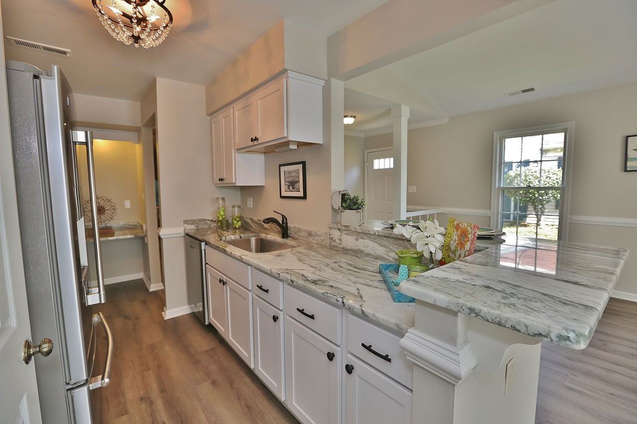 4709 Ashbury Ln - Photo 2 of 44