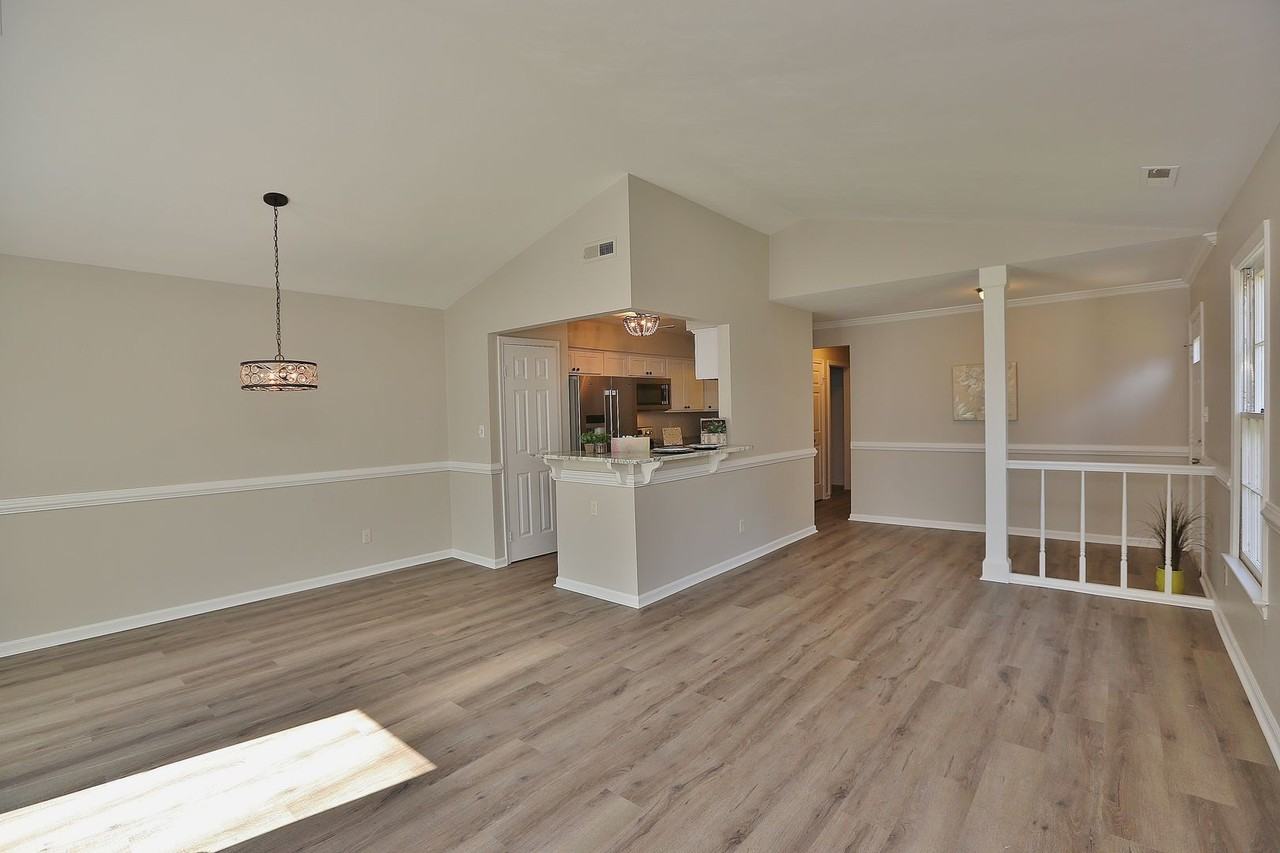 4709 Ashbury Ln - Photo 3 of 44