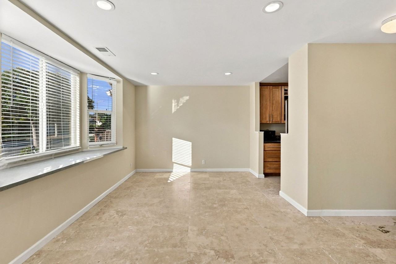927 Iris Ave - Photo 7 of 50