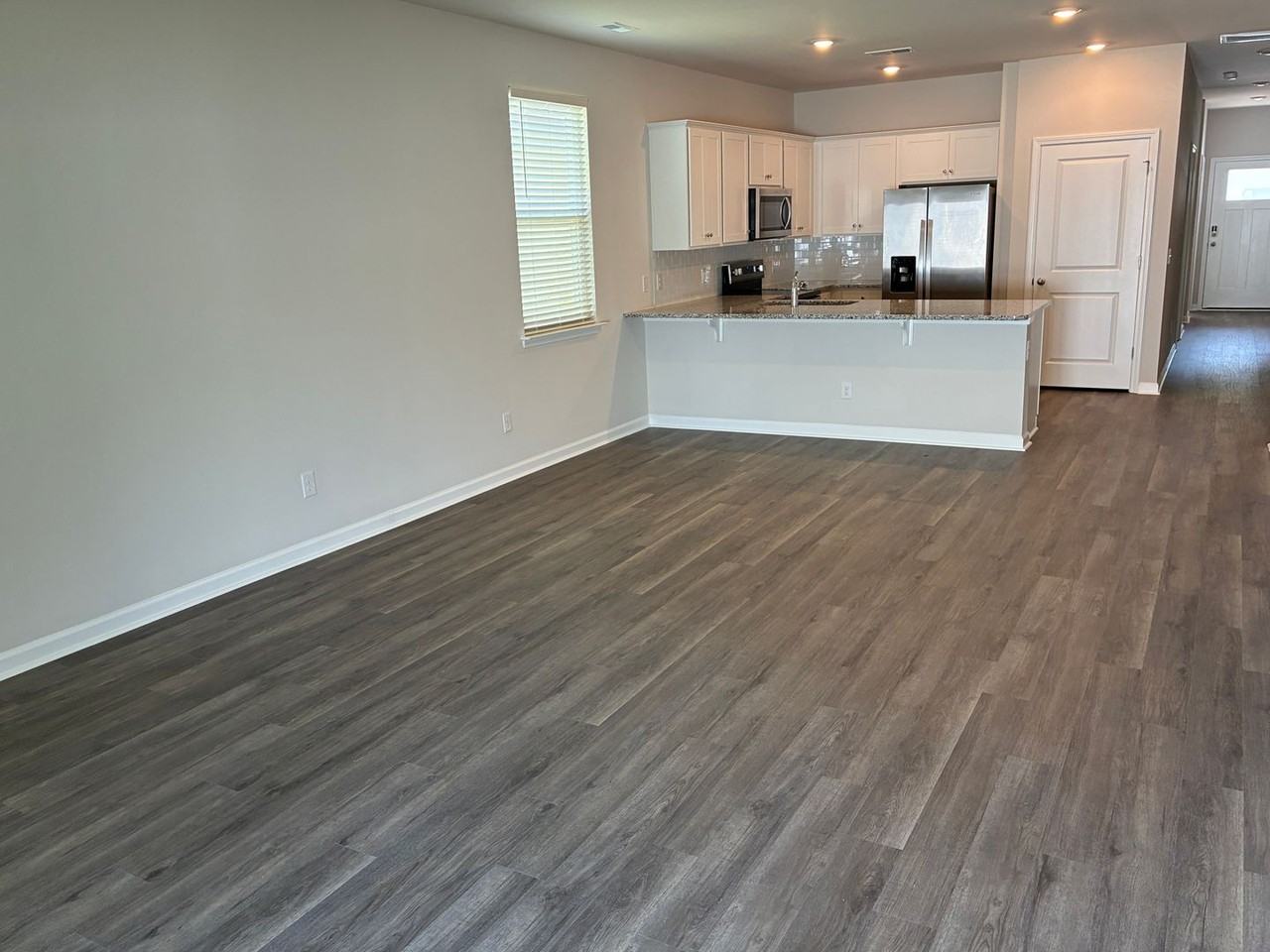 3019 Tasso Dr - Photo 5 of 34